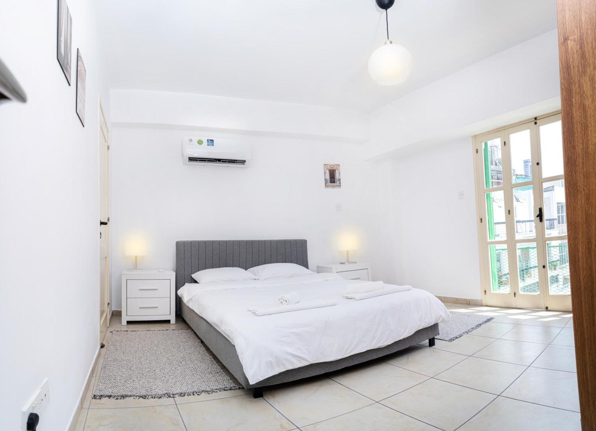 Private Room In Shared Flat นิโคเซีย ภายนอก รูปภาพ