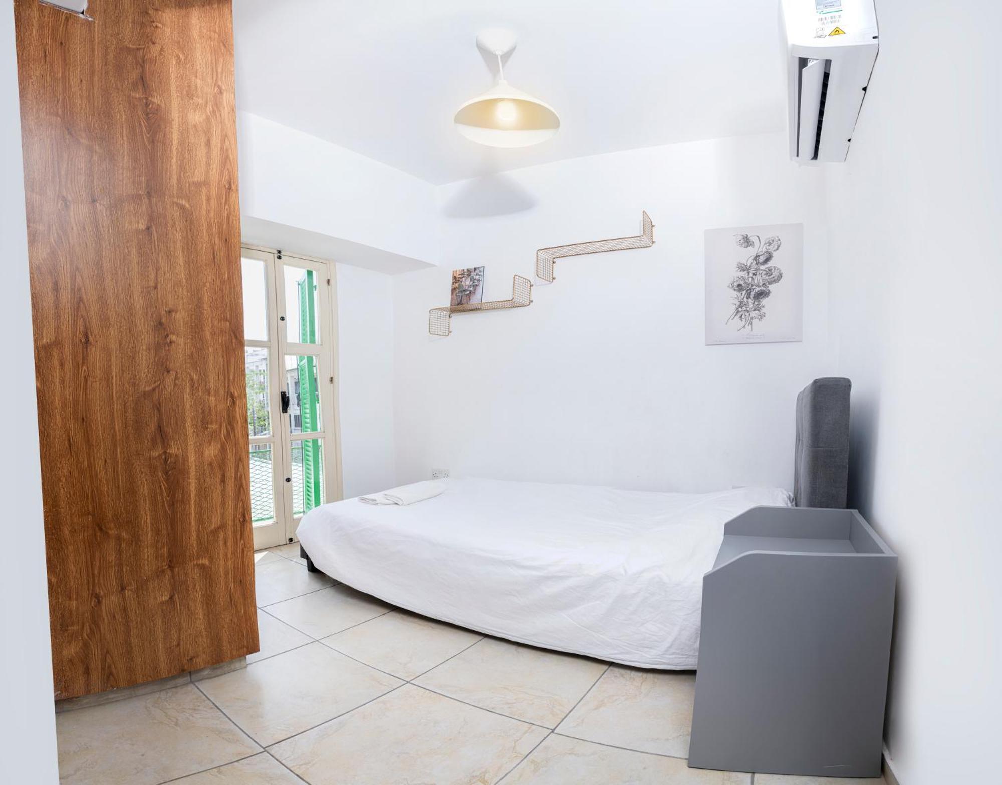 Private Room In Shared Flat นิโคเซีย ภายนอก รูปภาพ