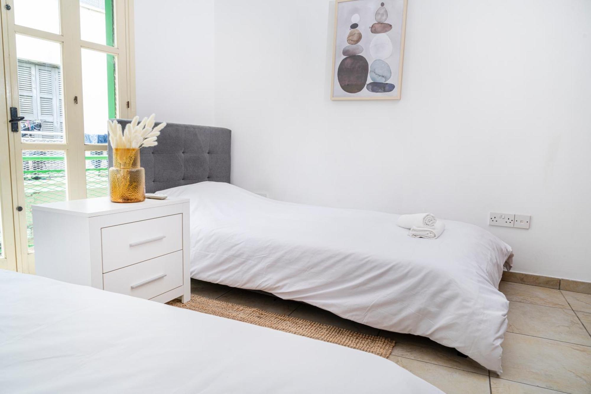 Private Room In Shared Flat นิโคเซีย ภายนอก รูปภาพ