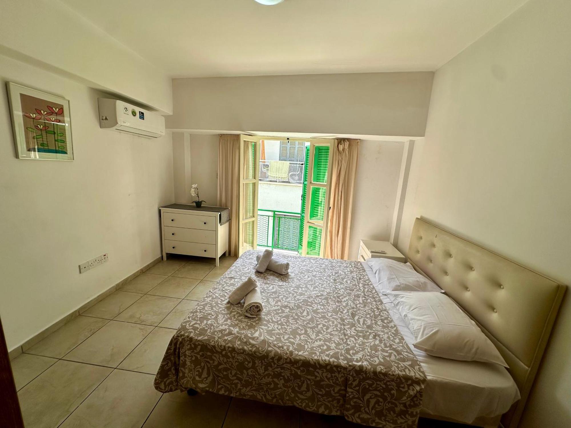 Private Room In Shared Flat นิโคเซีย ภายนอก รูปภาพ